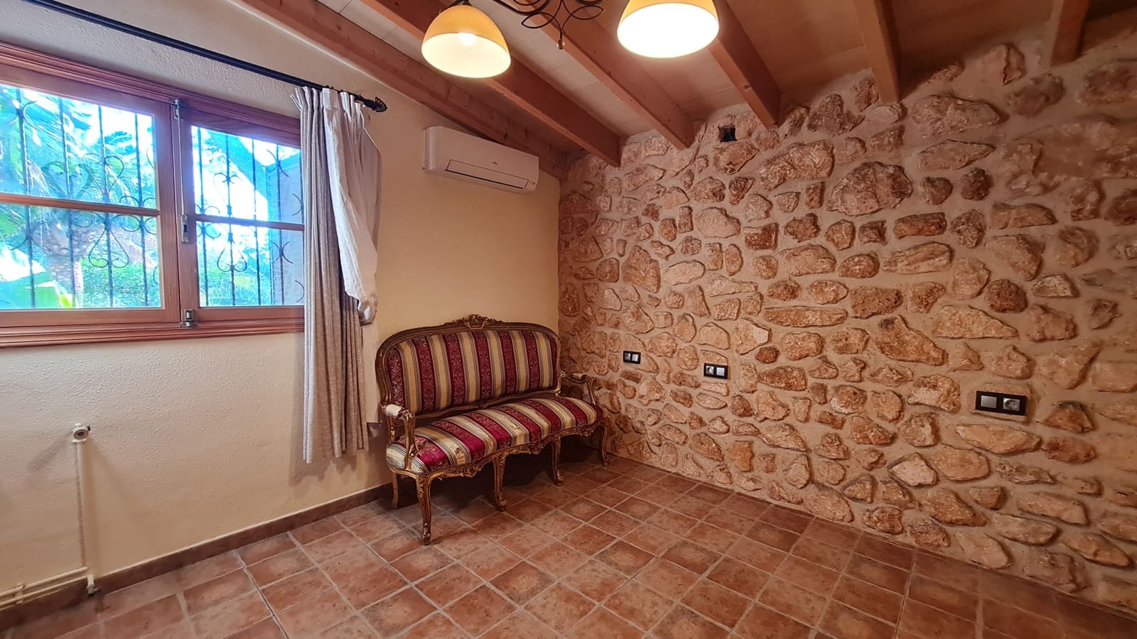 3 sypialnia Finka/Dom wiejski na sprzedaż w Llucmajor z basenem garażem - 550 000 € (Ref: 9573501)