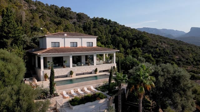 4 sypialnia Dom na sprzedaż w Palmanyola, Bunyola z basenem garażem - 6 300 000 € (Ref: 9581349)