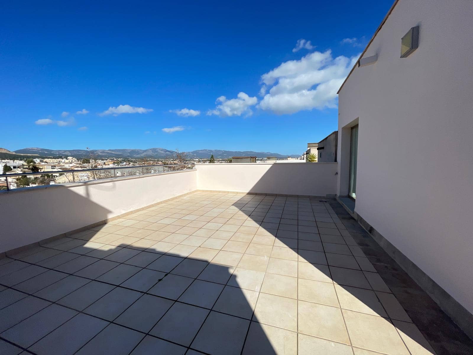 Apartamento de 3 habitaciones en Palma de Mallorca en alquiler con garaje - 2.500 € (Ref: 9590428)