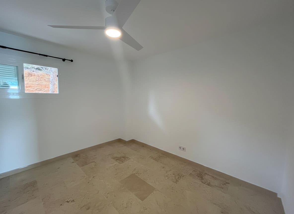 2 bedroom Apartment for rent in El Toro / Port Adriano with garage - € 2,100 (Ref: 9590429)