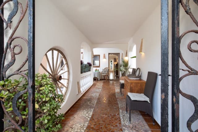 3 soveværelse Lejlighed til salg i Costa de la Calma med garage - € 1.995.000 (Ref: 9590430)