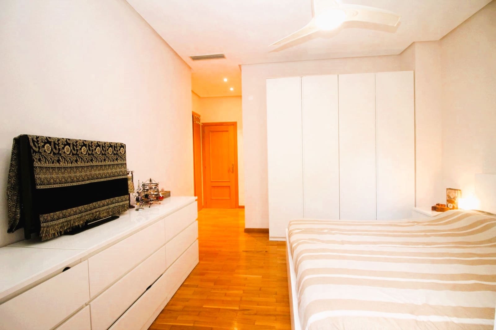 3 bedroom Apartment for sale in Palma de Mallorca with garage - € 870,000 (Ref: 9593291)