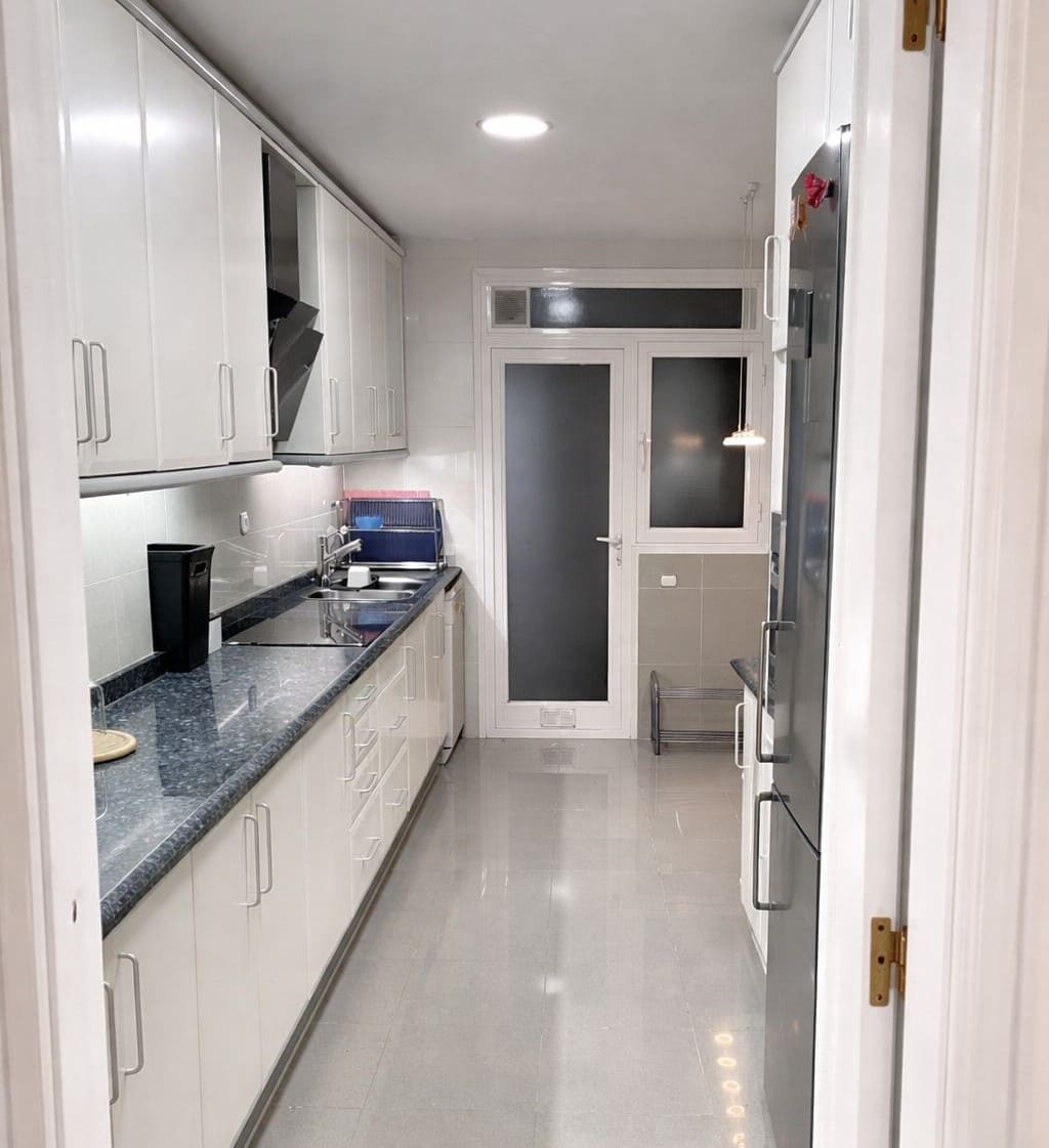 3 bedroom Apartment for sale in Palma de Mallorca with garage - € 870,000 (Ref: 9593291)