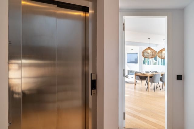 3 soverom Leilighet til salgs i Es Molinar / El Molinar, Palma de Mallorca med garasje - € 3 250 000 (Ref: 9593292)