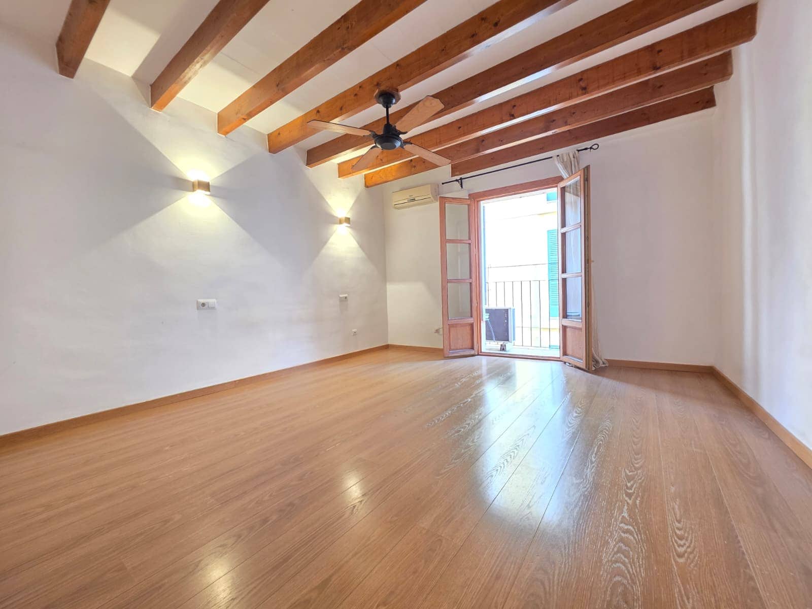 2 soveværelse Lejlighed til leje i Palma de Mallorca - € 2.000 (Ref: 9593293)