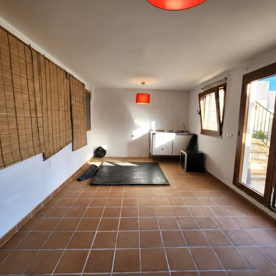 4 bedroom Semi-detached Villa for rent in Calvia with pool garage - € 3,450 (Ref: 9593294)