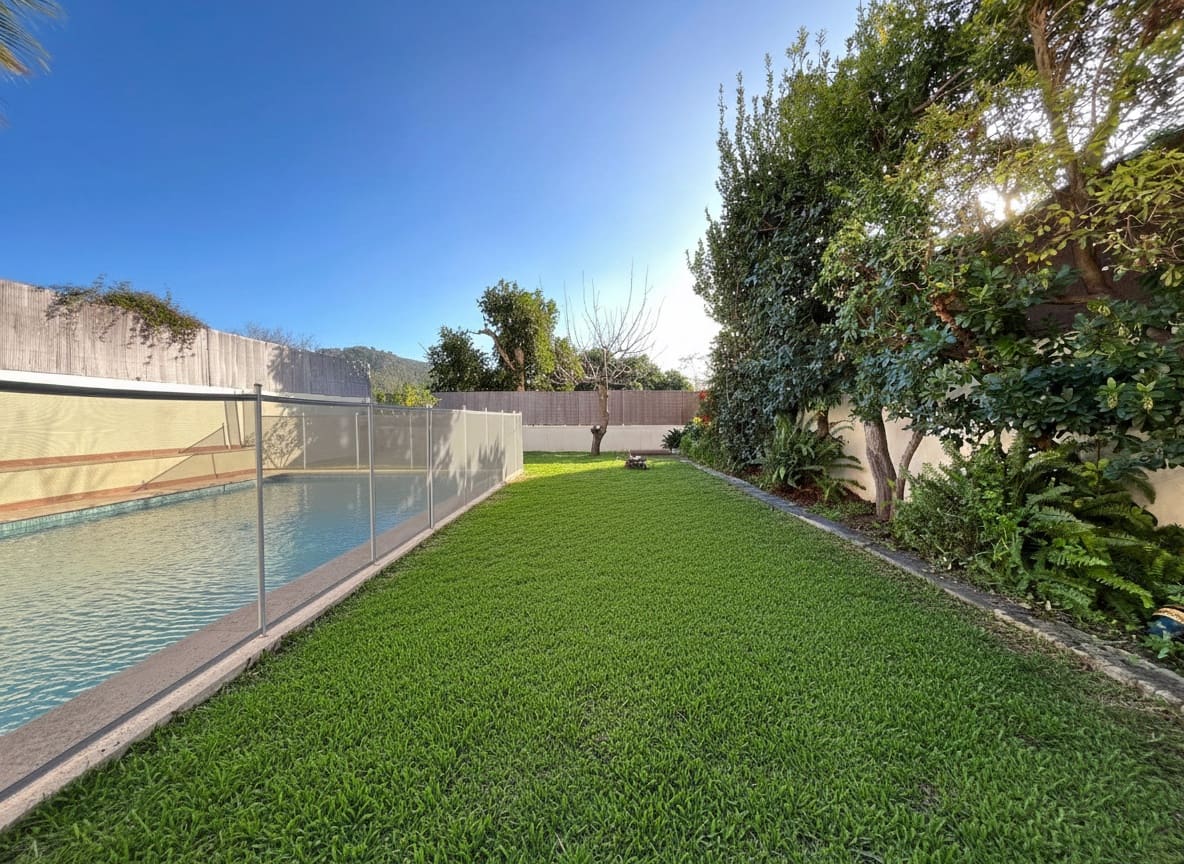 4 bedroom Semi-detached Villa for rent in Calvia with pool garage - € 3,450 (Ref: 9593294)