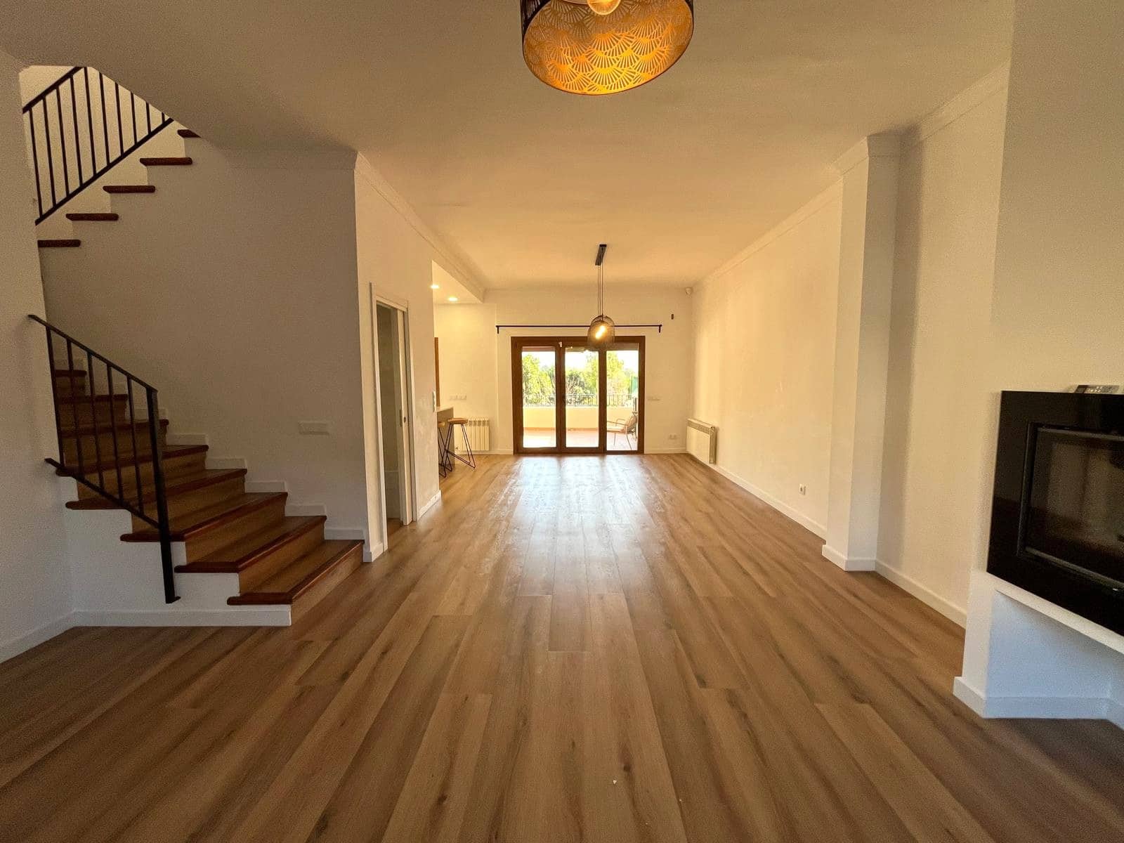 4 bedroom Semi-detached Villa for rent in Calvia with pool garage - € 3,450 (Ref: 9593294)