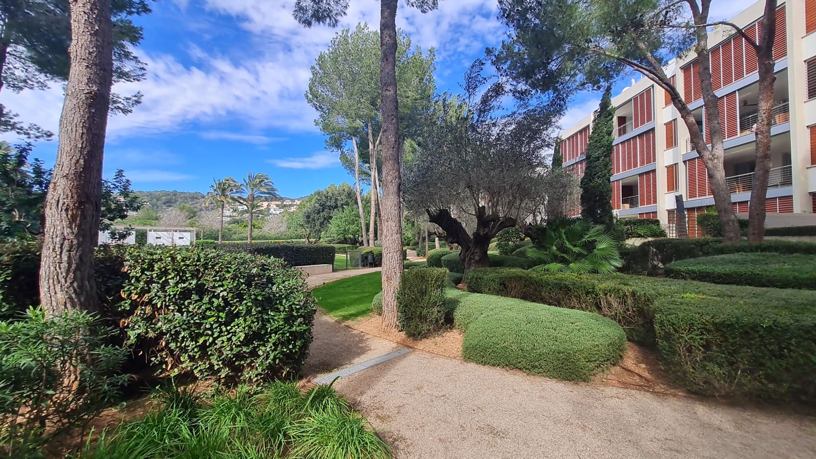 3 bedroom Apartment for rent in Bendinat with garage - € 5,900 (Ref: 9593295)