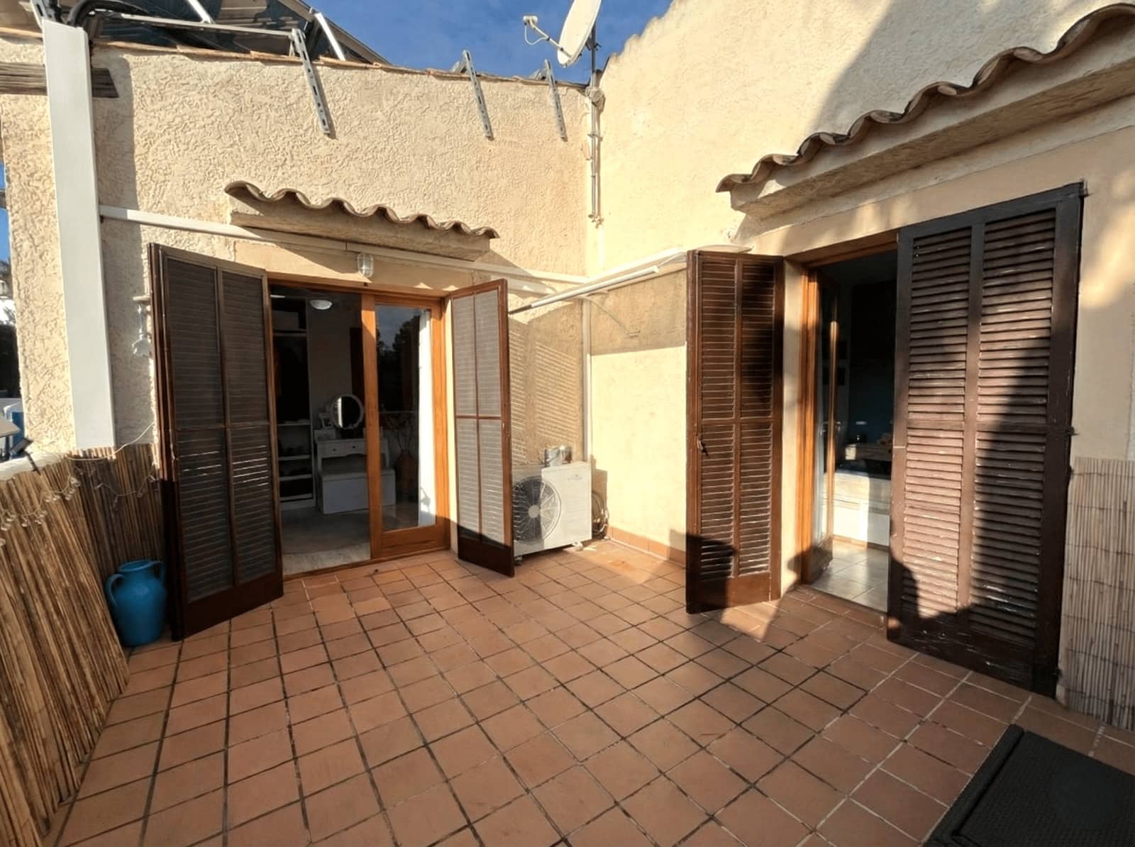 4 quarto Moradia para arrendar em Costa de la Calma com piscina garagem - 4 800 € (Ref: 9610312)