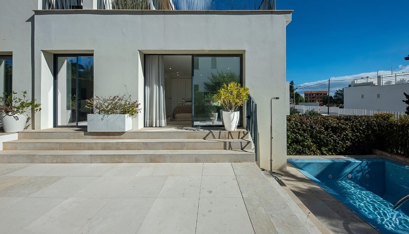 2 soverom Leilighet til salgs i Portals Nous med svømmebasseng - € 2 700 000 (Ref: 9610313)