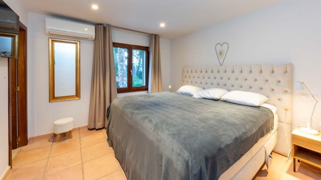 3 sovrum Villa till salu i Santa Ponsa, Calvià med garage - 1 995 000 € (Ref: 9618633)