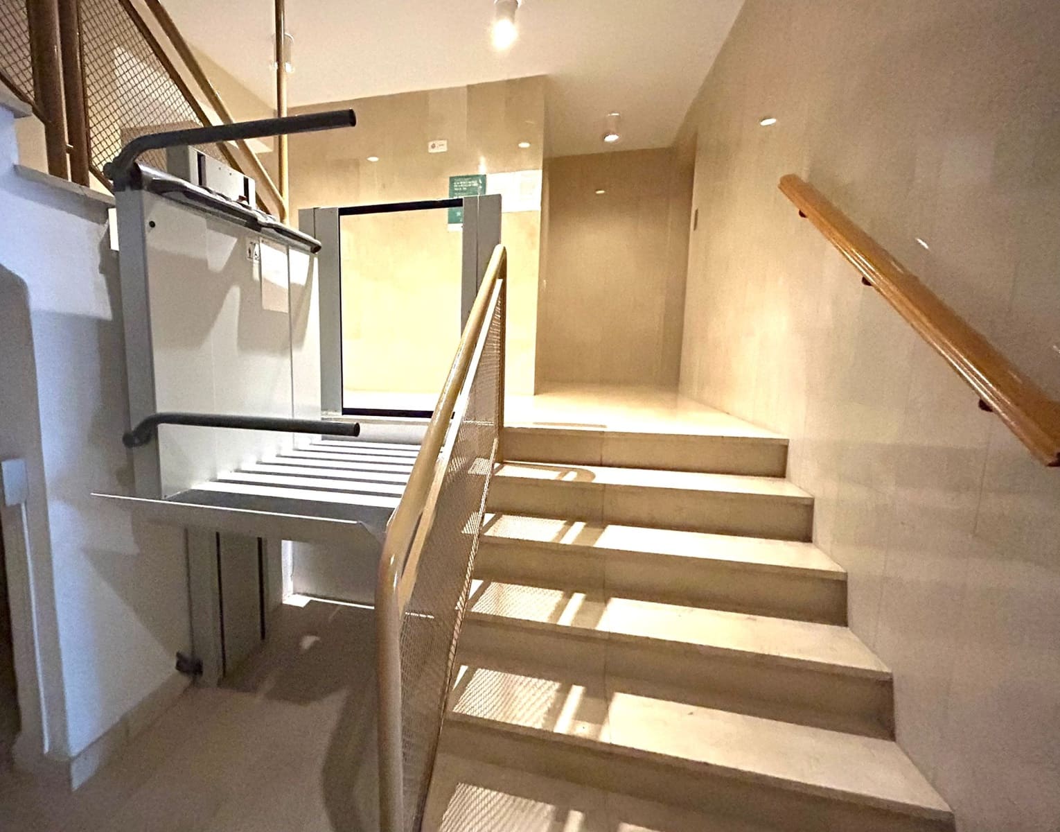 2 bedroom Apartment for rent in Palma de Mallorca with garage - € 2,300 (Ref: 9618635)