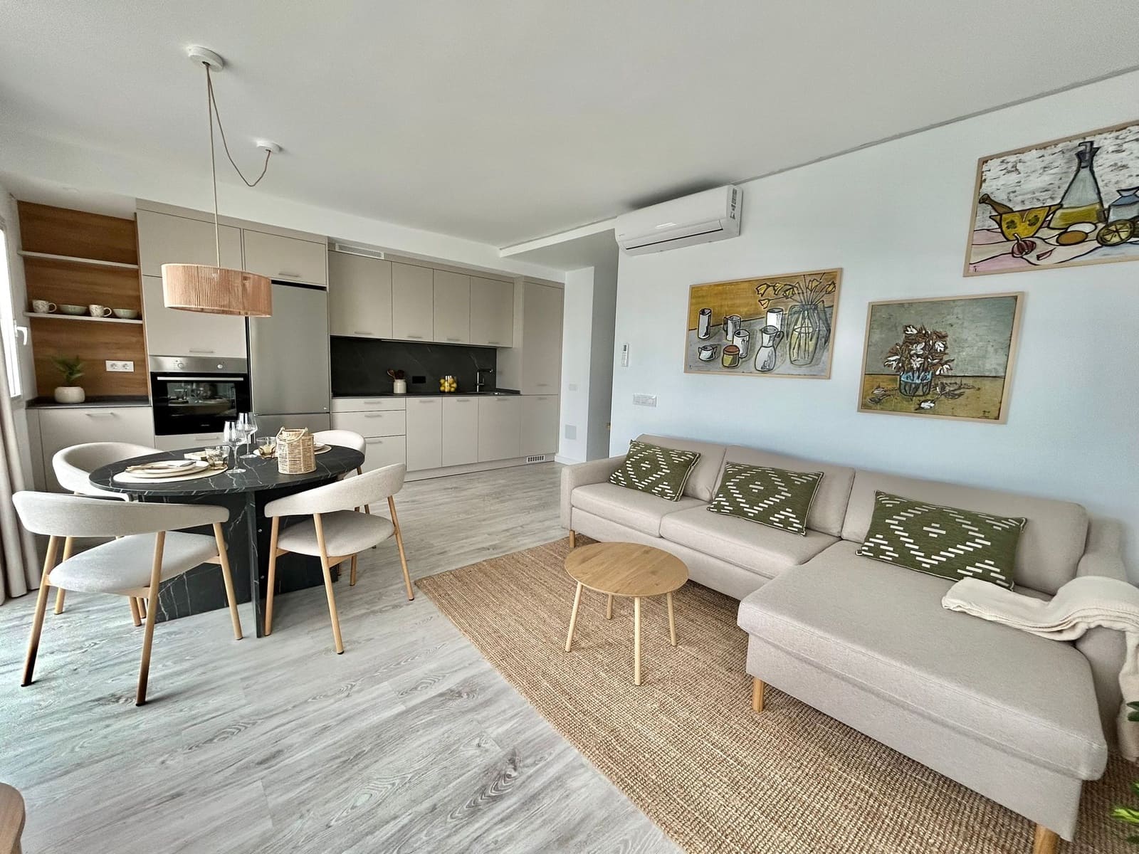 2 bedroom Apartment for rent in Palma de Mallorca with garage - € 2,300 (Ref: 9618635)