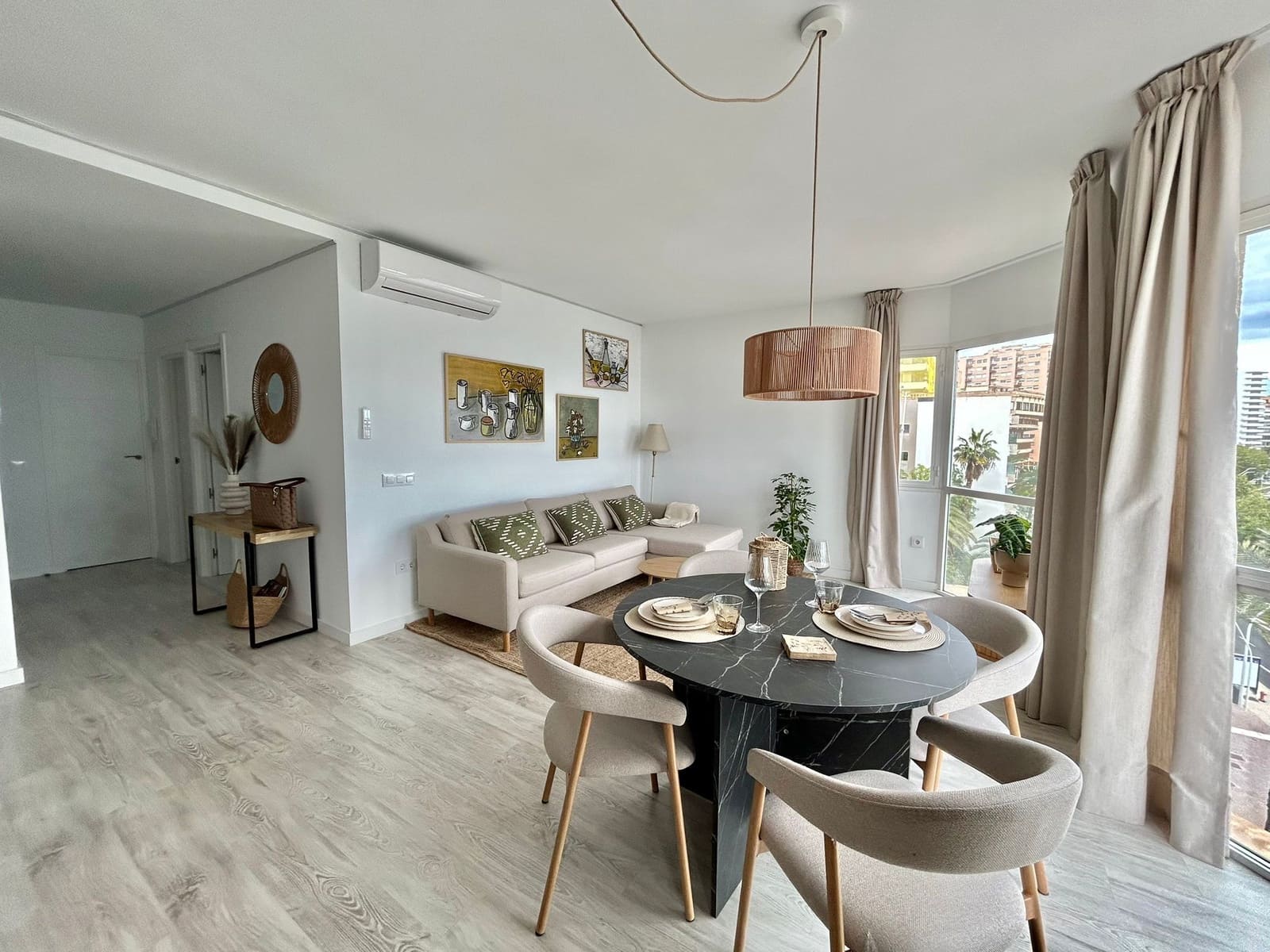 2 bedroom Apartment for rent in Palma de Mallorca with garage - € 2,300 (Ref: 9618635)