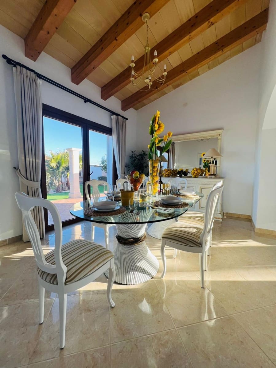 6 slaapkamer Villa te koop in Palma de Mallorca met zwembad garage - € 2.500.000 (Ref: 9618637)