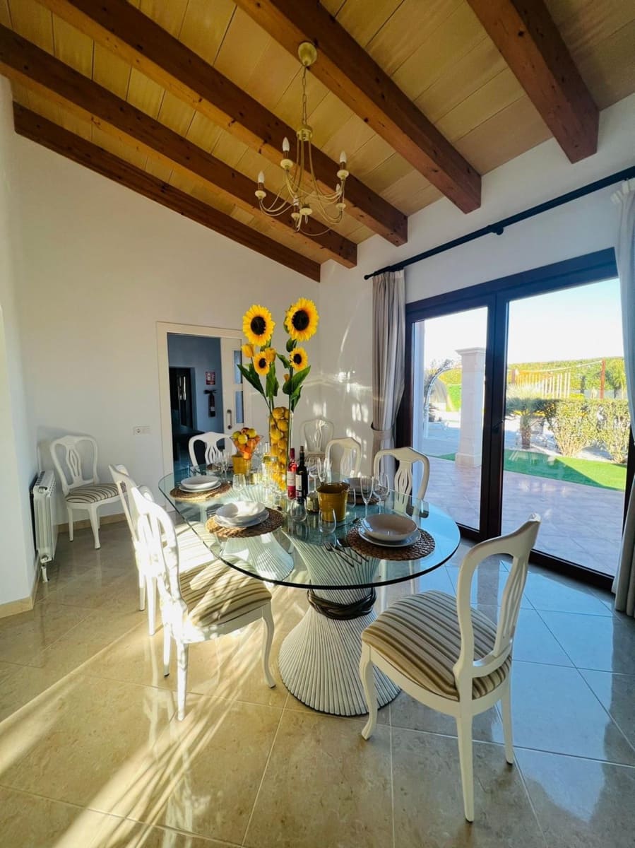 6 slaapkamer Villa te koop in Palma de Mallorca met zwembad garage - € 2.500.000 (Ref: 9618637)