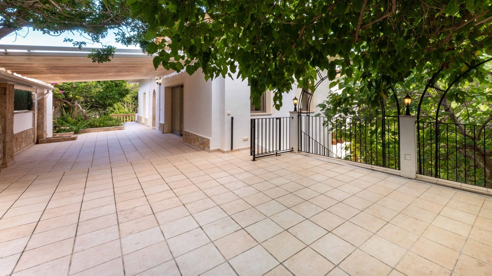 4 bedroom Villa for sale in Costa d'en Blanes with pool garage - € 3,000,000 (Ref: 9618642)