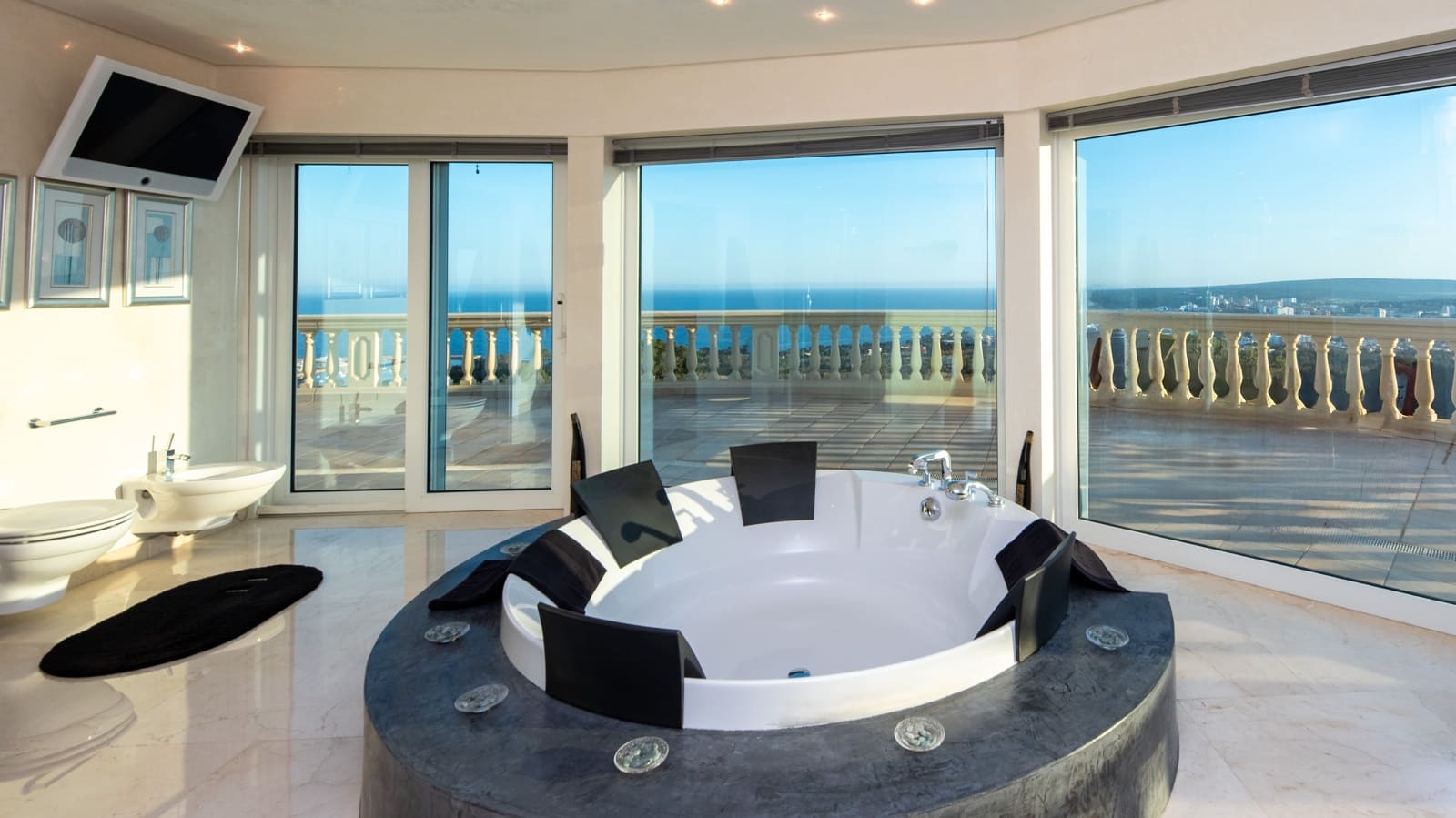 4 sypialnia Willa na sprzedaż w Costa d'en Blanes z basenem garażem - 13 000 000 € (Ref: 9618643)