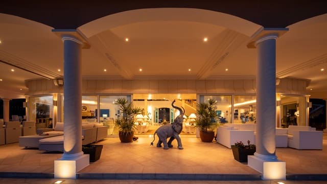 4 sypialnia Willa na sprzedaż w Costa d'en Blanes, Calvià z basenem garażem - 13 000 000 € (Ref: 9618643)