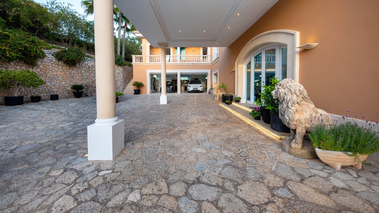 4 sypialnia Willa na sprzedaż w Costa d'en Blanes z basenem garażem - 13 000 000 € (Ref: 9618643)