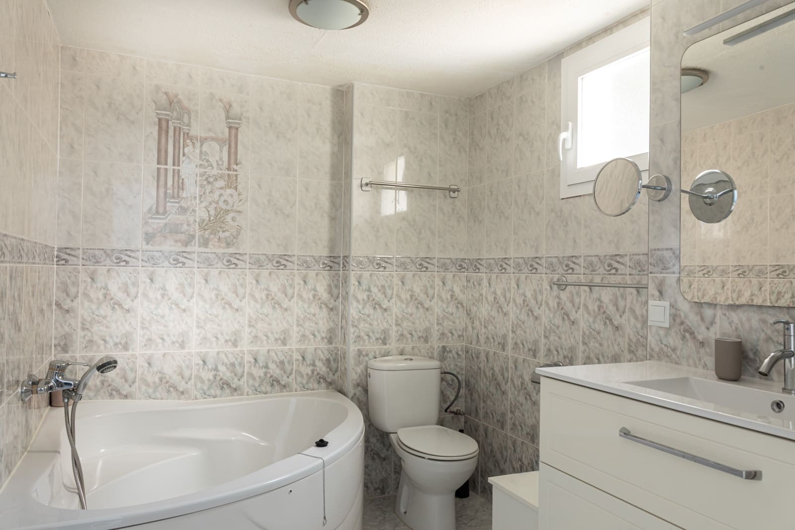 3 bedroom Apartment for rent in Santa Ponsa - € 2,500 (Ref: 9624122)