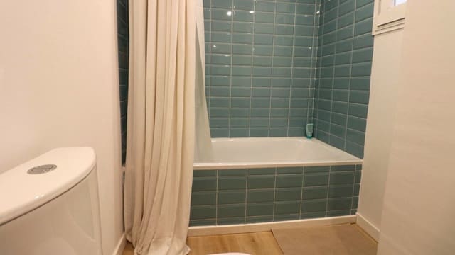 3 bedroom Apartment for rent in Foners, Palma de Mallorca - € 1,800 (Ref: 9624126)