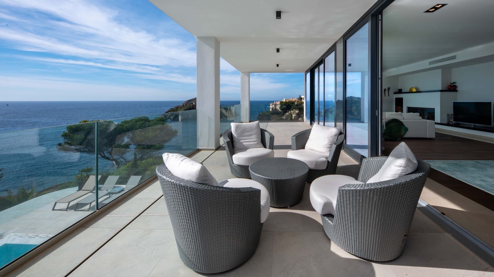 6 bedroom Villa for sale in Santa Ponsa with pool garage - € 10,900,000 (Ref: 9624128)