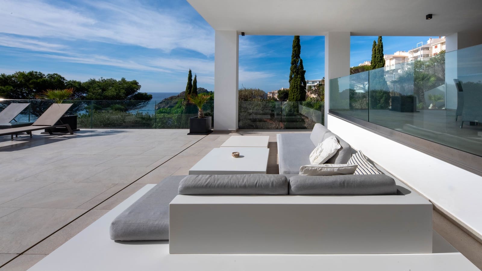 6 bedroom Villa for sale in Santa Ponsa with pool garage - € 10,900,000 (Ref: 9624128)