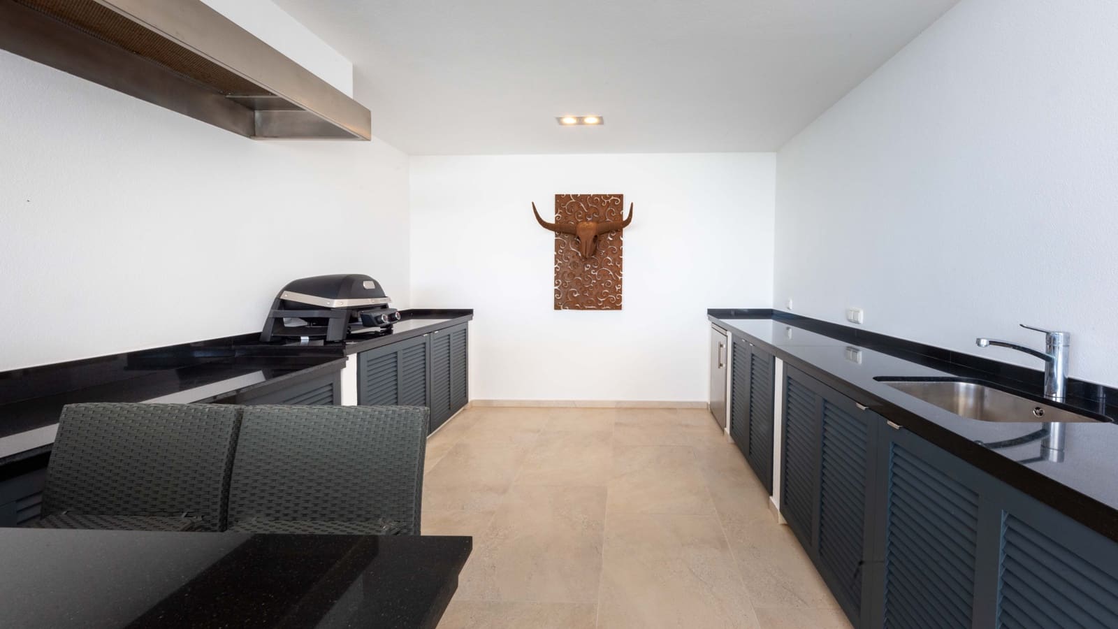 6 bedroom Villa for sale in Santa Ponsa with pool garage - € 10,900,000 (Ref: 9624128)