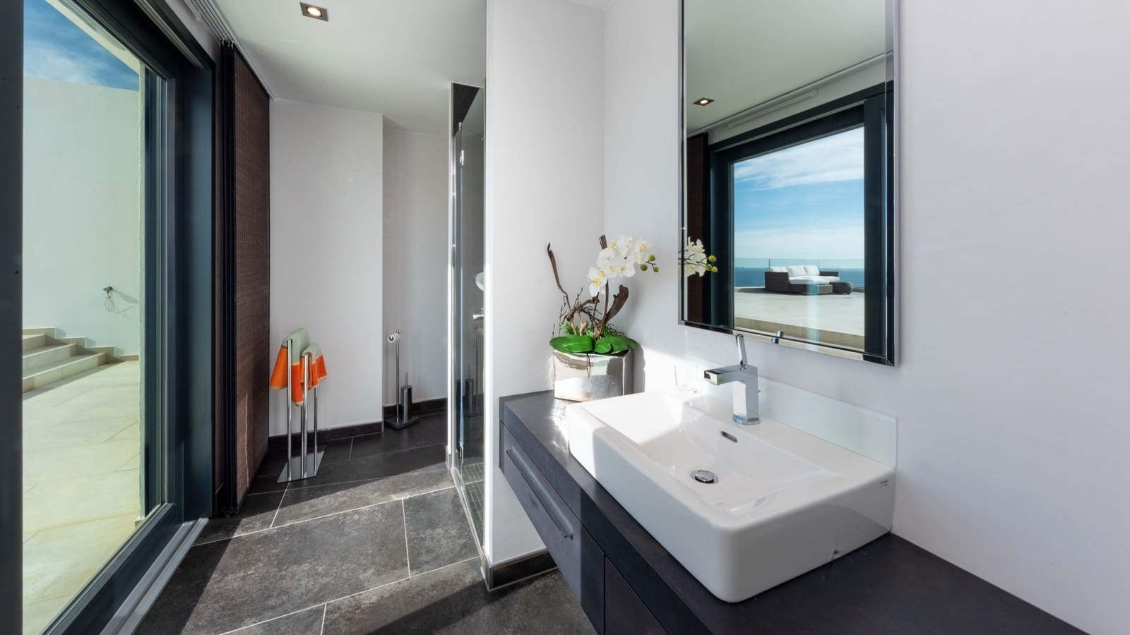 6 bedroom Villa for sale in Santa Ponsa with pool garage - € 10,900,000 (Ref: 9624128)