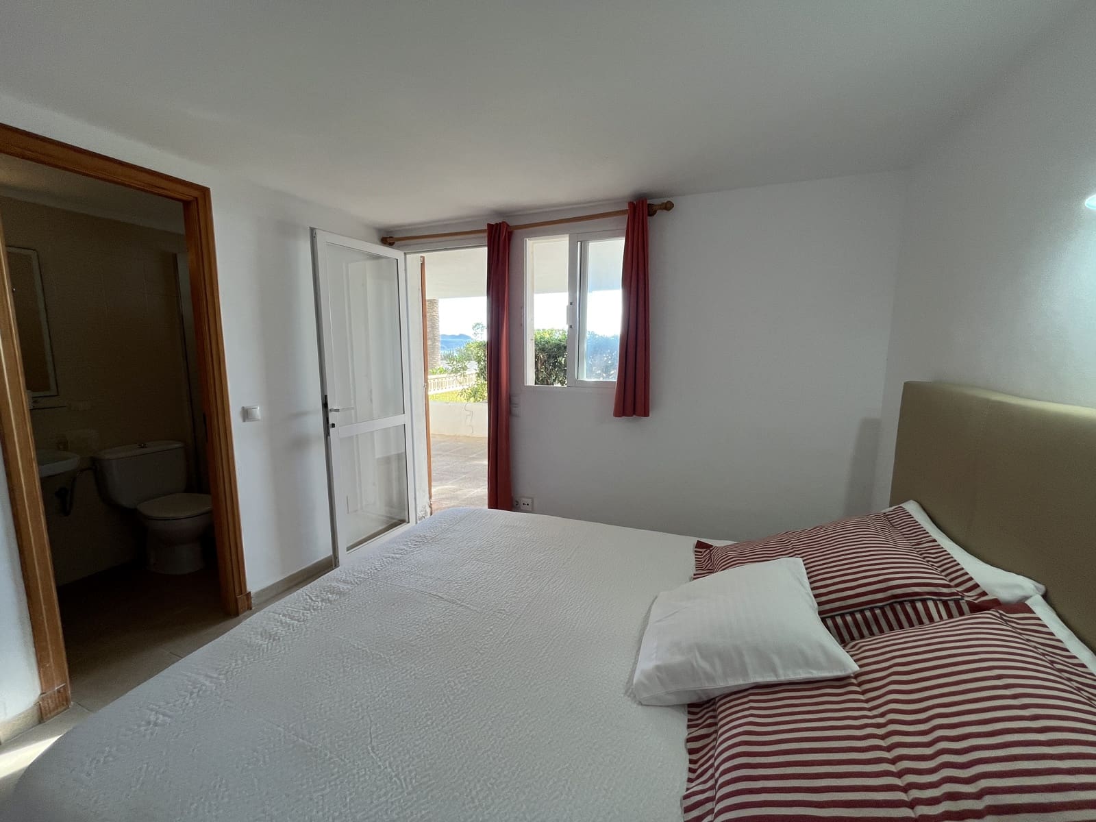 3 slaapkamer Appartement te huur in Puerto de Alcudia met garage - € 2.000 (Ref: 9629224)