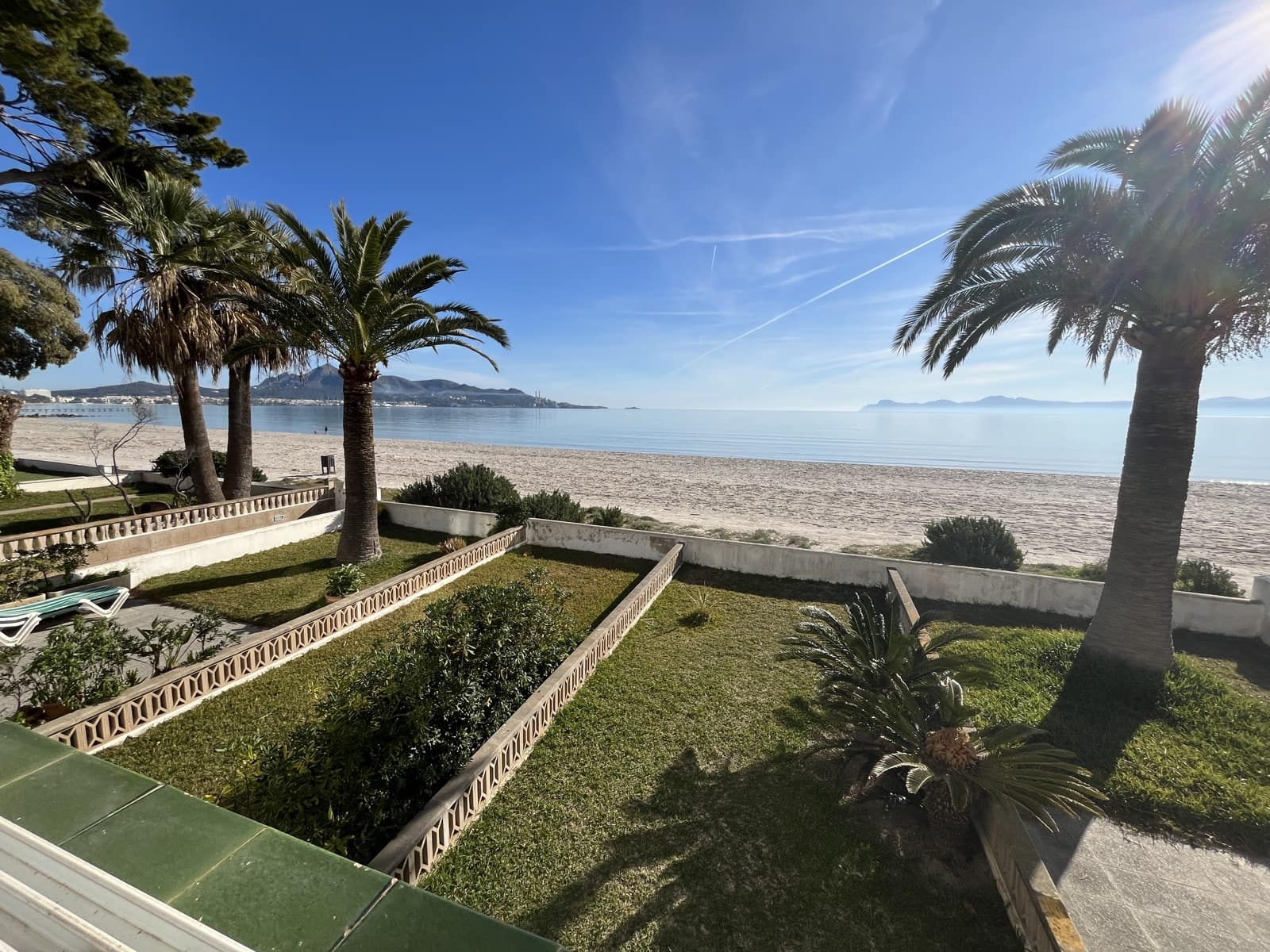 3 slaapkamer Appartement te huur in Puerto de Alcudia met garage - € 2.000 (Ref: 9629224)