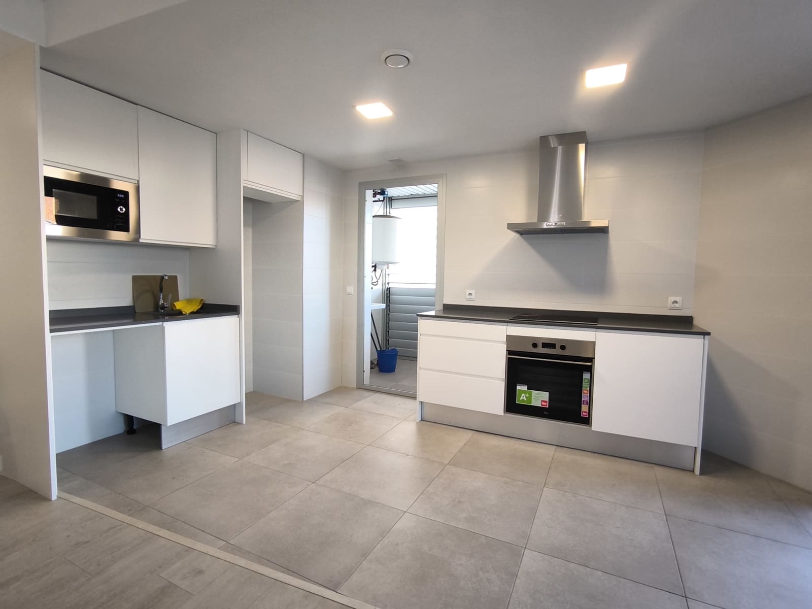 3 soveværelse Lejlighed til leje i Palma de Mallorca med garage - € 2.200 (Ref: 9629226)