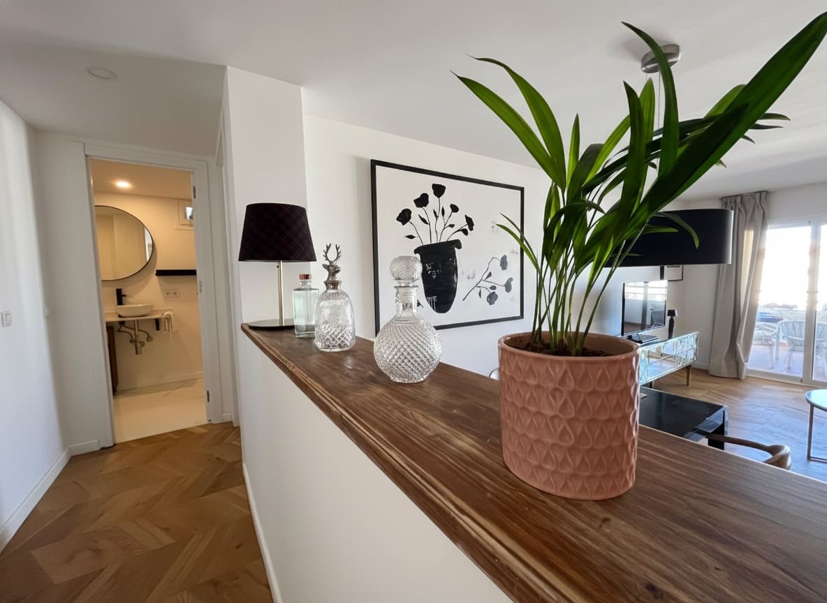 2 bedroom Apartment for rent in Santa Ponsa with garage - € 2,500 (Ref: 9632852)