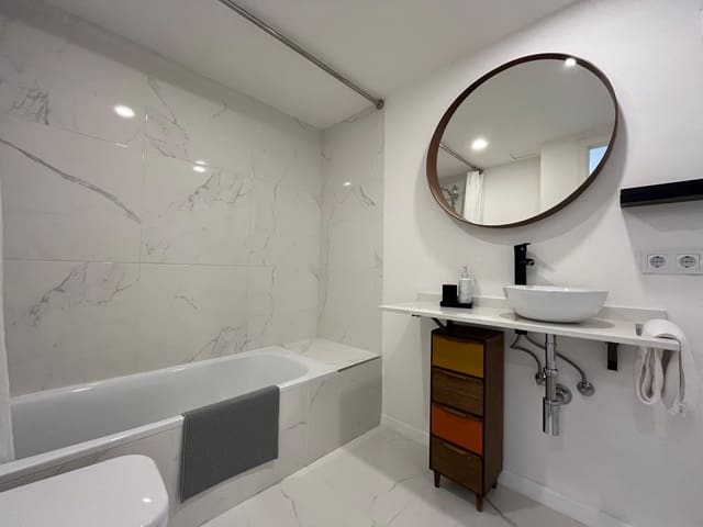 2 bedroom Apartment for rent in Santa Ponsa, Calvià with garage - € 2,500 (Ref: 9632852)