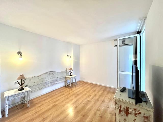 2 sovrum Lägenhet till salu i Santa Ponsa, Calvià med garage - 329 000 € (Ref: 9646350)