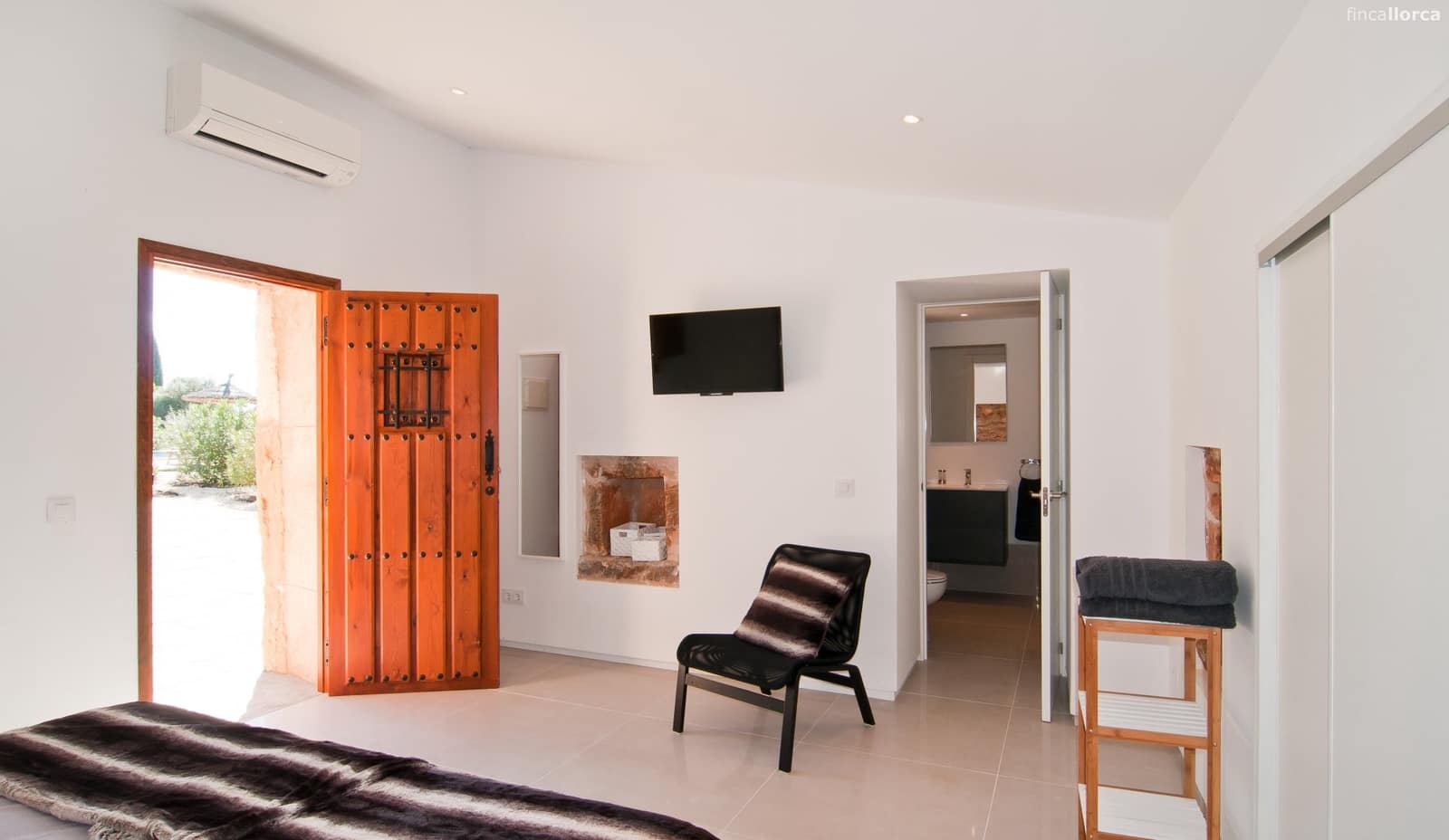 5 bedroom Finca/Country House for rent in Algaida with pool garage - € 3,500 (Ref: 9646351)