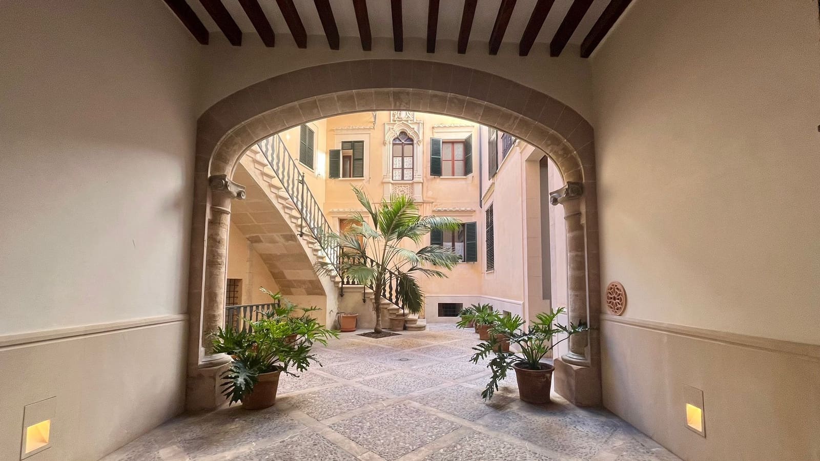 3 soveværelse Lejlighed til leje i Palma de Mallorca med garage - € 4.900 (Ref: 9646353)