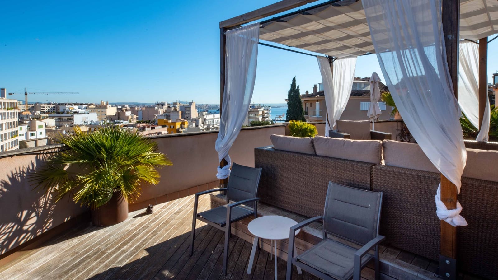 2 sovrum Takvåning till salu i Palma de Mallorca med garage - 865 000 € (Ref: 9654280)