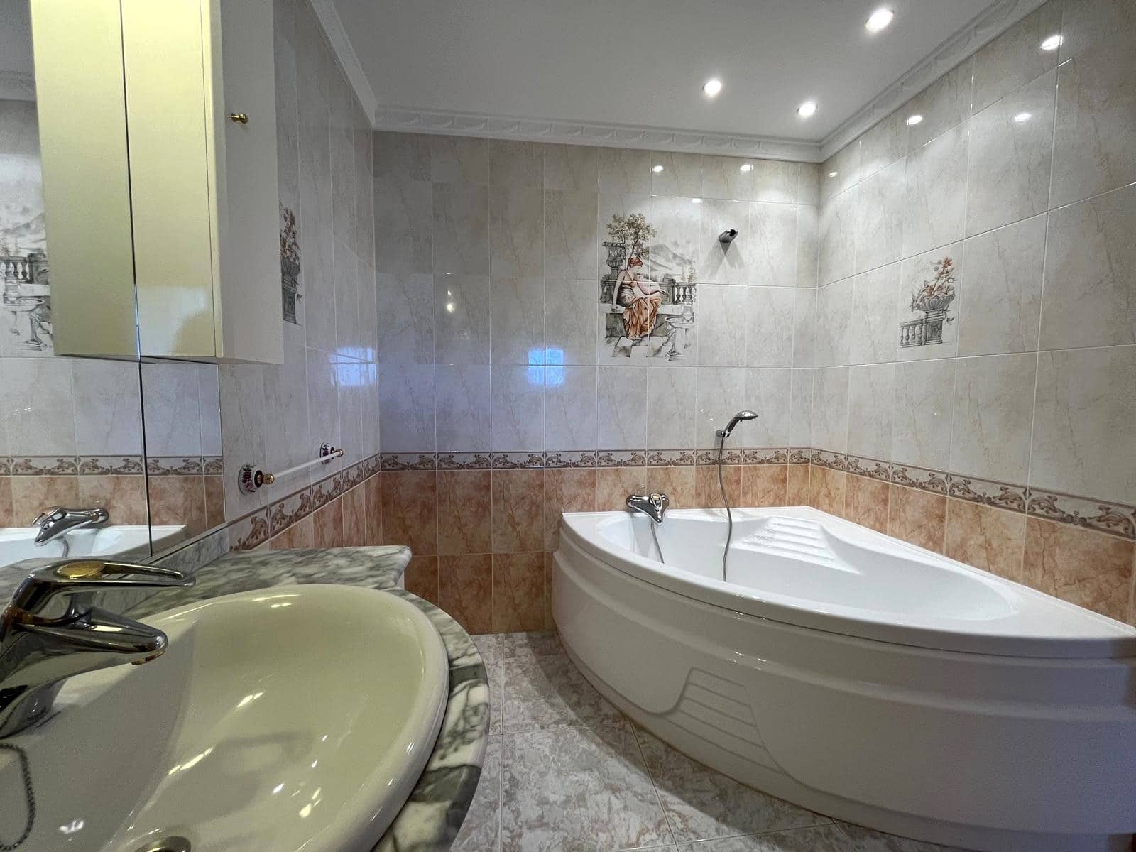 5 bedroom Villa for rent in Santa Ponsa with pool garage - € 7,000 (Ref: 9654281)