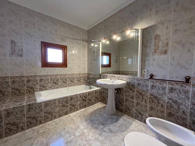 Chalet de 5 habitaciones en Santa Ponsa, Calvià en alquiler con piscina garaje - 7.000 € (Ref: 9654281)