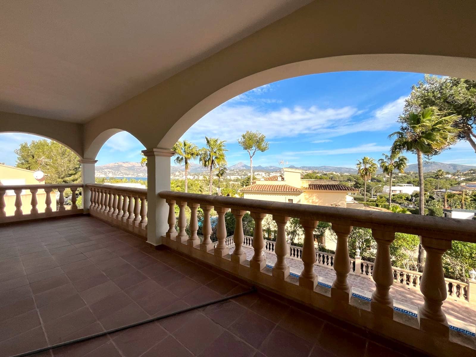 5 bedroom Villa for rent in Santa Ponsa with pool garage - € 7,000 (Ref: 9654281)