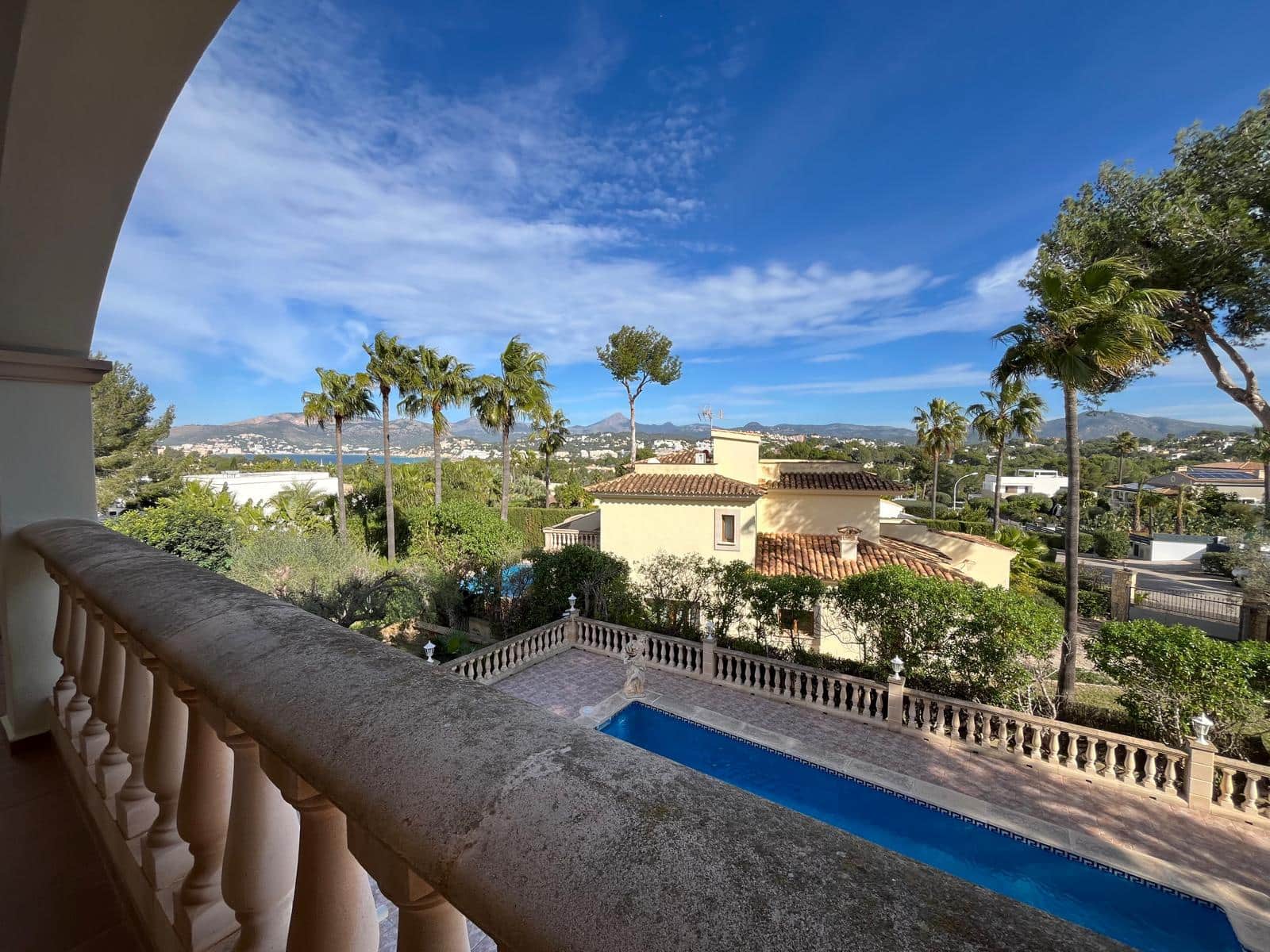 5 bedroom Villa for rent in Santa Ponsa with pool garage - € 7,000 (Ref: 9654281)