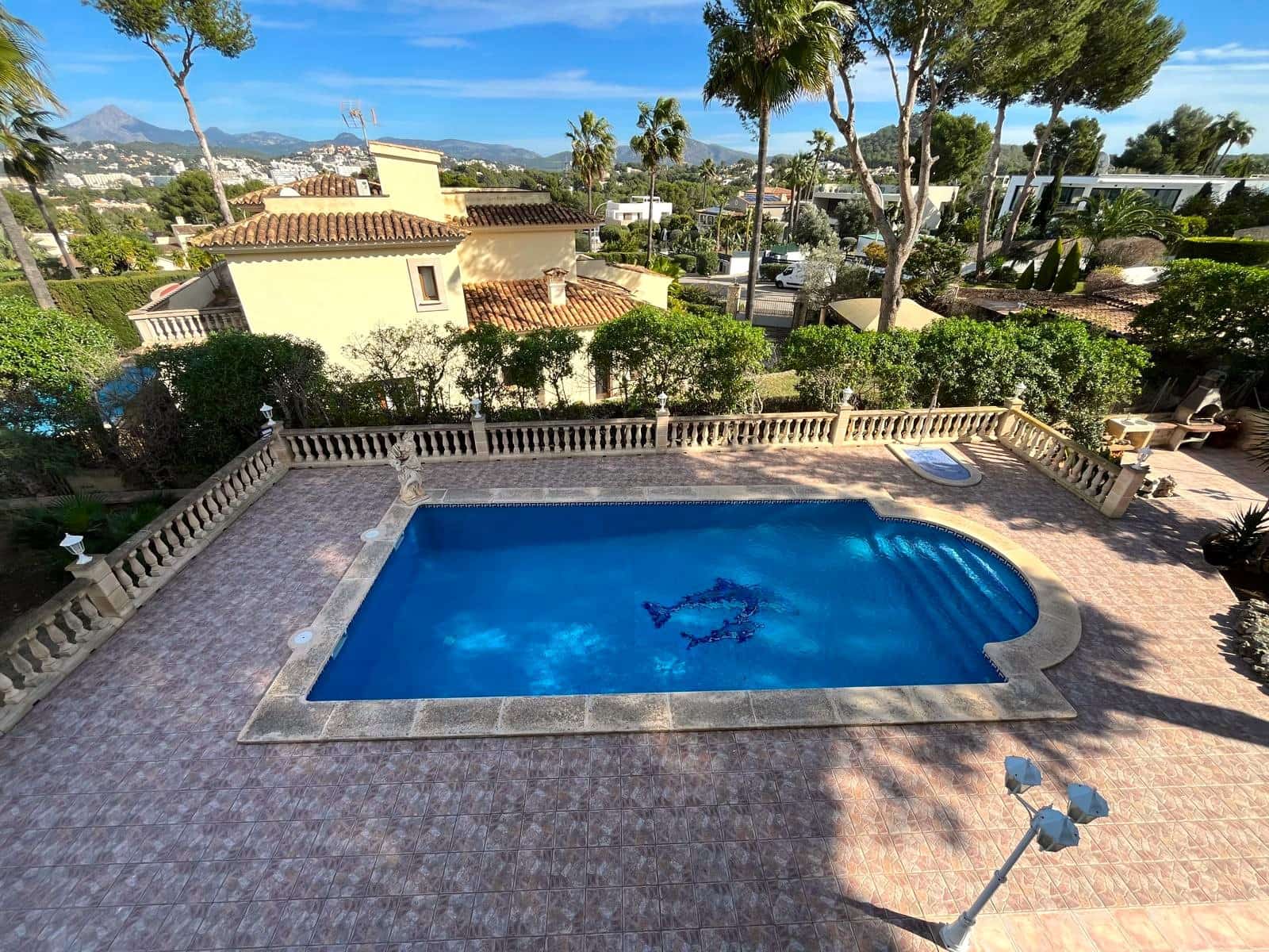 5 bedroom Villa for rent in Santa Ponsa with pool garage - € 7,000 (Ref: 9654281)
