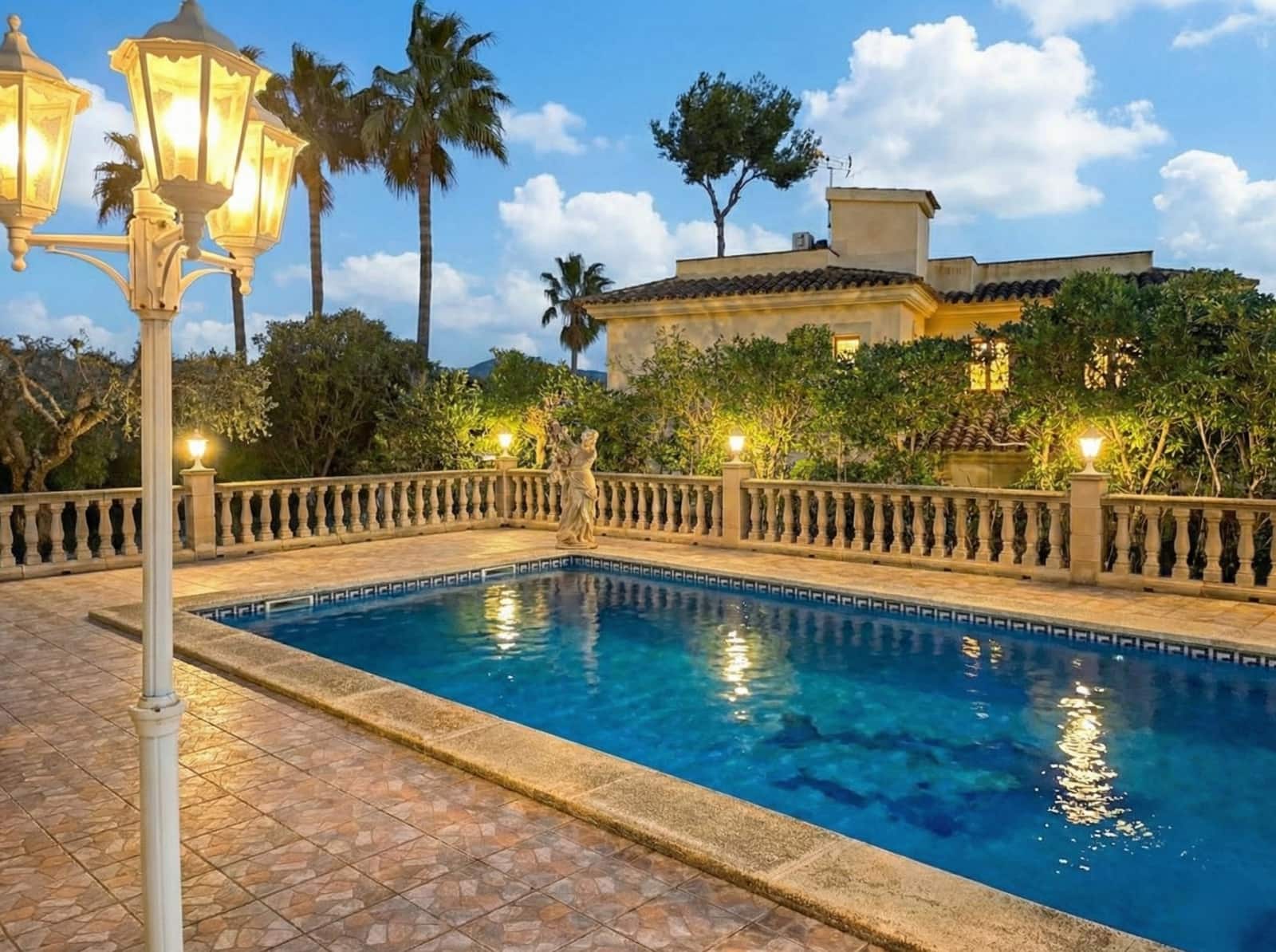 5 bedroom Villa for rent in Santa Ponsa with pool garage - € 7,000 (Ref: 9654281)