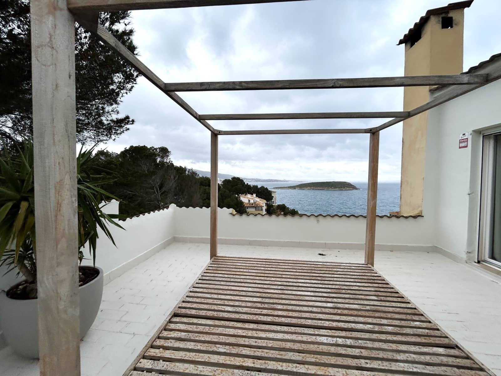 3 bedroom Apartment for rent in Cala Vinyes / Cala Vinyas / Cala Vinas with pool garage - € 5,200 (Ref: 9657872)