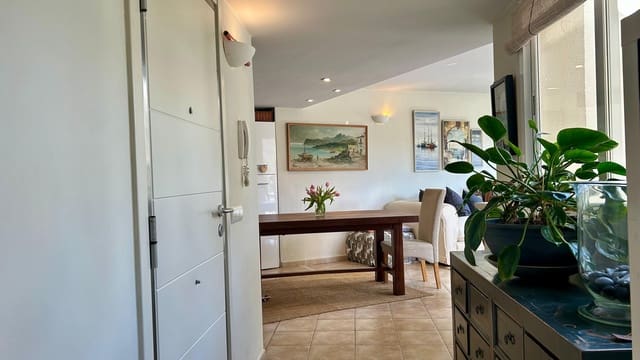 2 slaapkamer Appartement te huur in Cala Vinyes / Cala Vinyas / Cala Viñas, Calvià met garage - € 2.800 (Ref: 9657874)