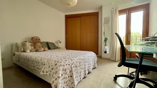 3 bedroom Apartment for sale in Campanet with garage - € 585,000 (Ref: 9665478)