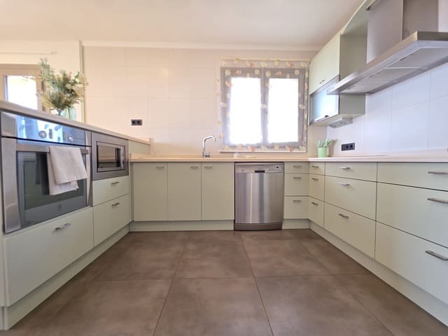 Apartamento de 3 habitaciones en Portocristo / Port de Manacor, Manacor en alquiler con garaje - 2.800 € (Ref: 9672419)